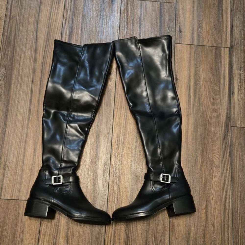 NEW Dolce Vita Elyse Black Faux Leather Over The Knee Boots Buckle Accent Size 6